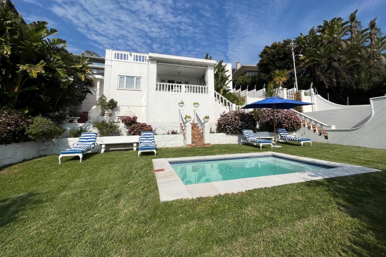 Villa On Camps Bay Drive Cape Town Exterior foto